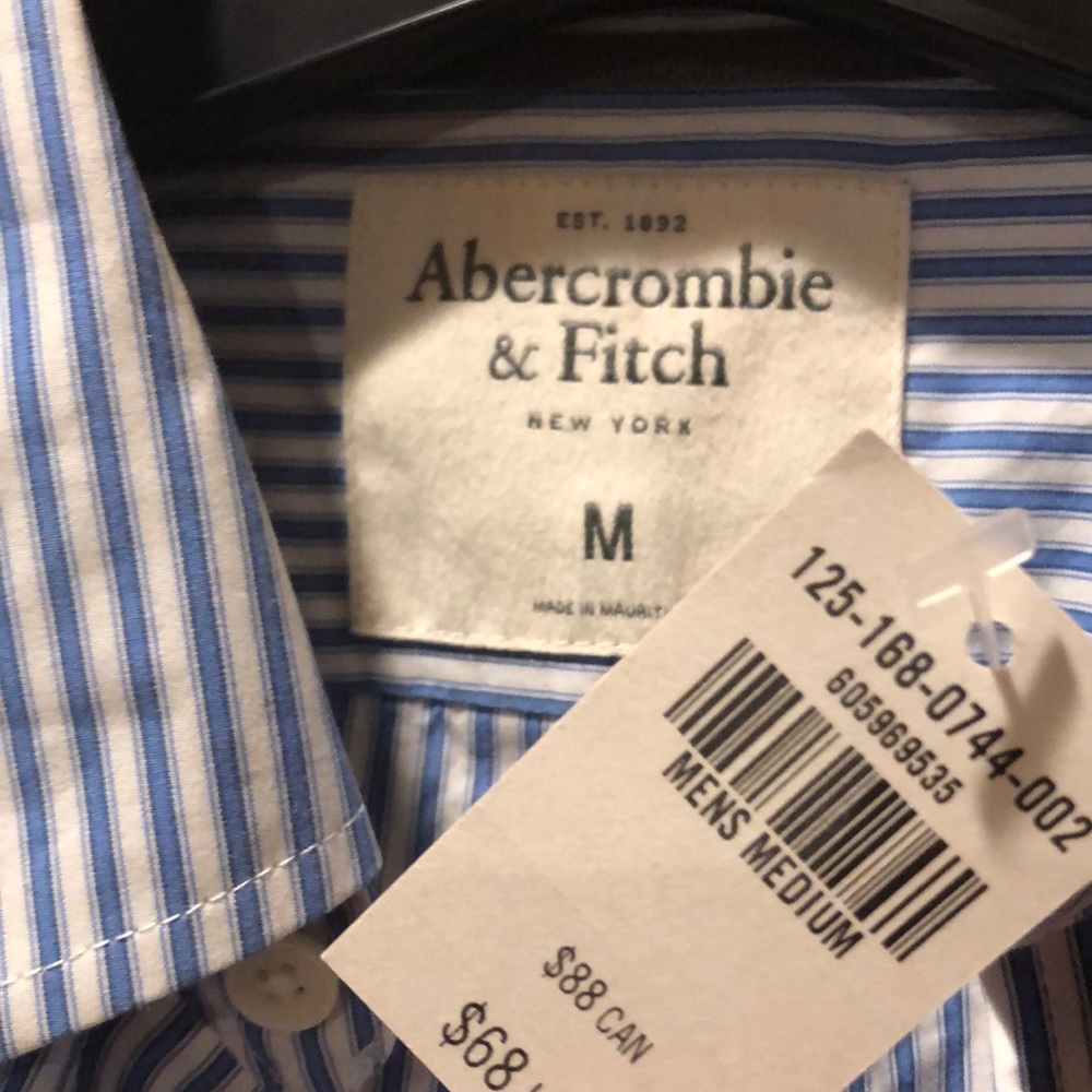 New Abercrombie & Fitch Button down shirt - Picture 2 of 3